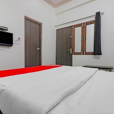 Rajlakshmi Guest House Mathura Ngoại thất bức ảnh