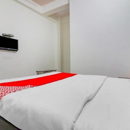 Rajlakshmi Guest House Mathura Ngoại thất bức ảnh