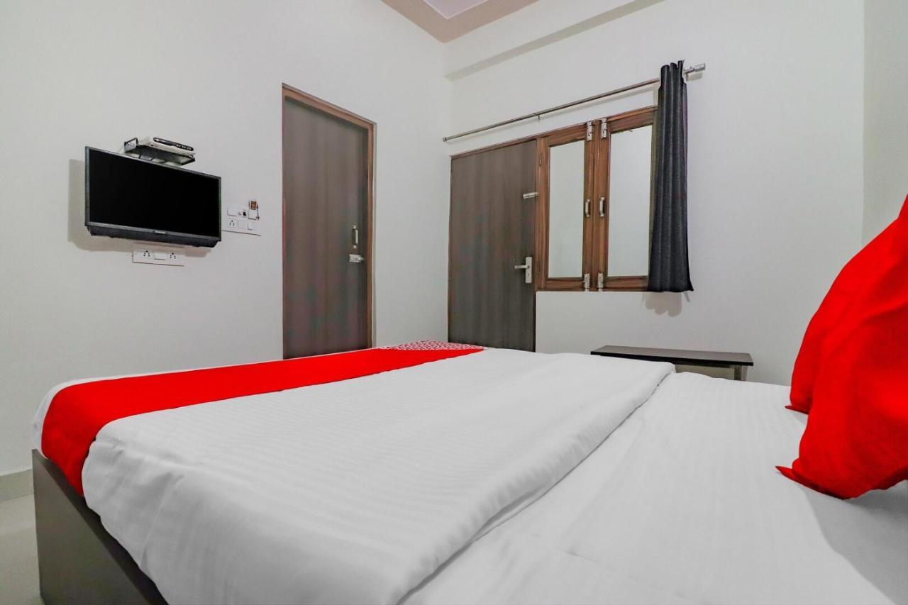 Rajlakshmi Guest House Mathura Ngoại thất bức ảnh