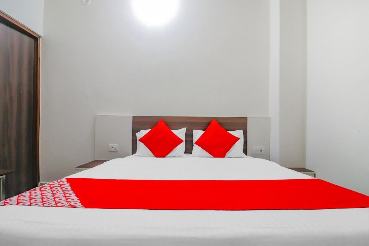 Rajlakshmi Guest House Mathura Ngoại thất bức ảnh