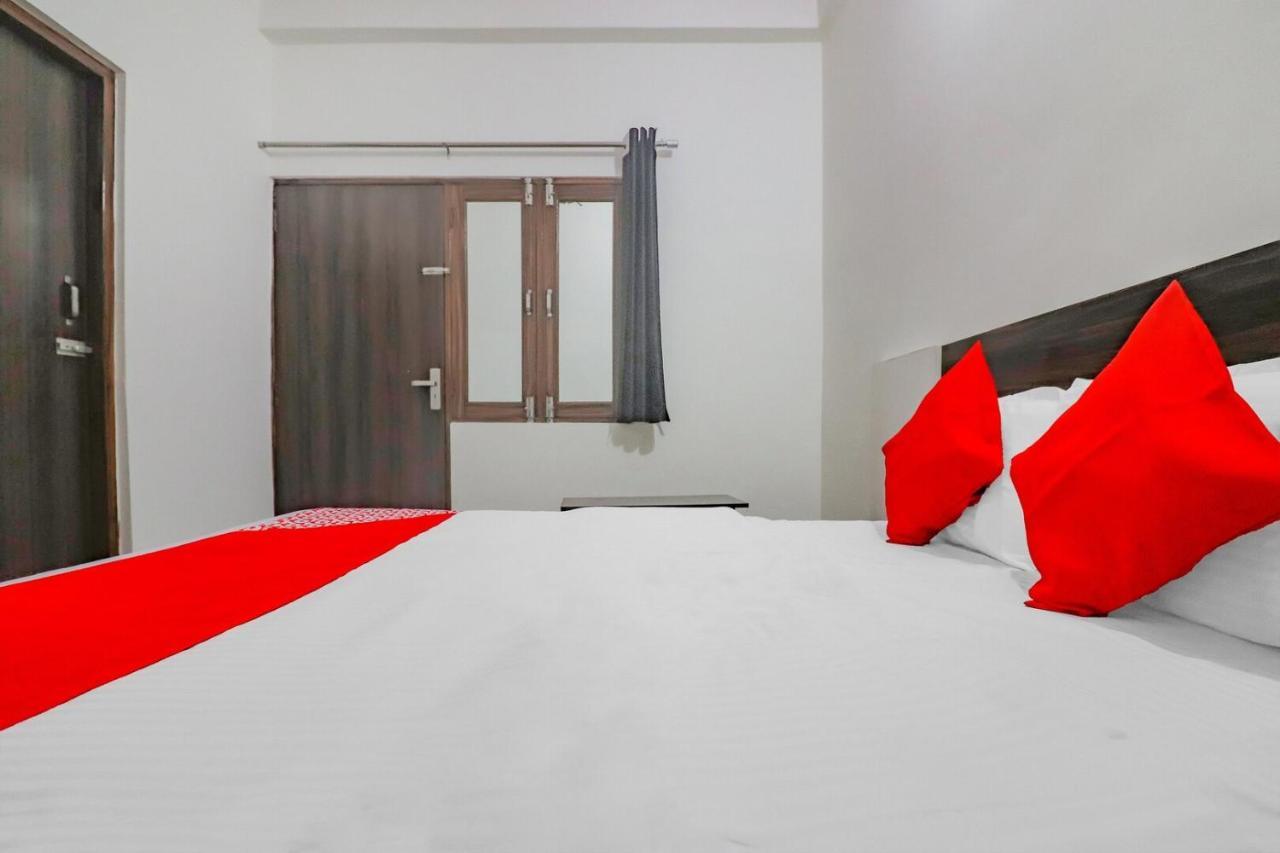 Rajlakshmi Guest House Mathura Ngoại thất bức ảnh