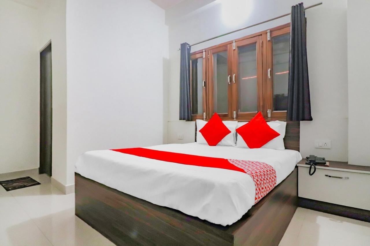 Rajlakshmi Guest House Mathura Ngoại thất bức ảnh