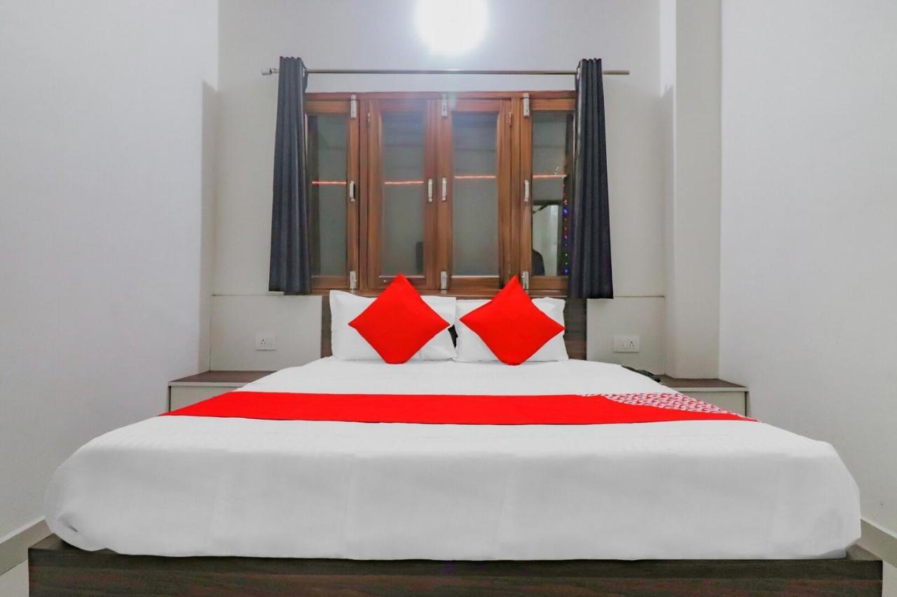 Rajlakshmi Guest House Mathura Ngoại thất bức ảnh